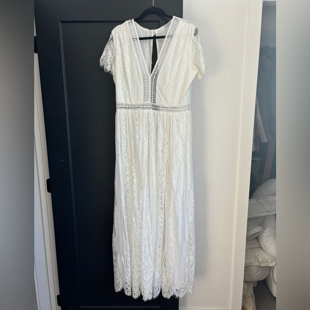 White, lace maxi dress